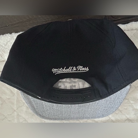 Mitchell & Ness Brooklyn Nets Black and Gray SnapBack Baseball Cap Hat NWOT - Picture 2 of 6
